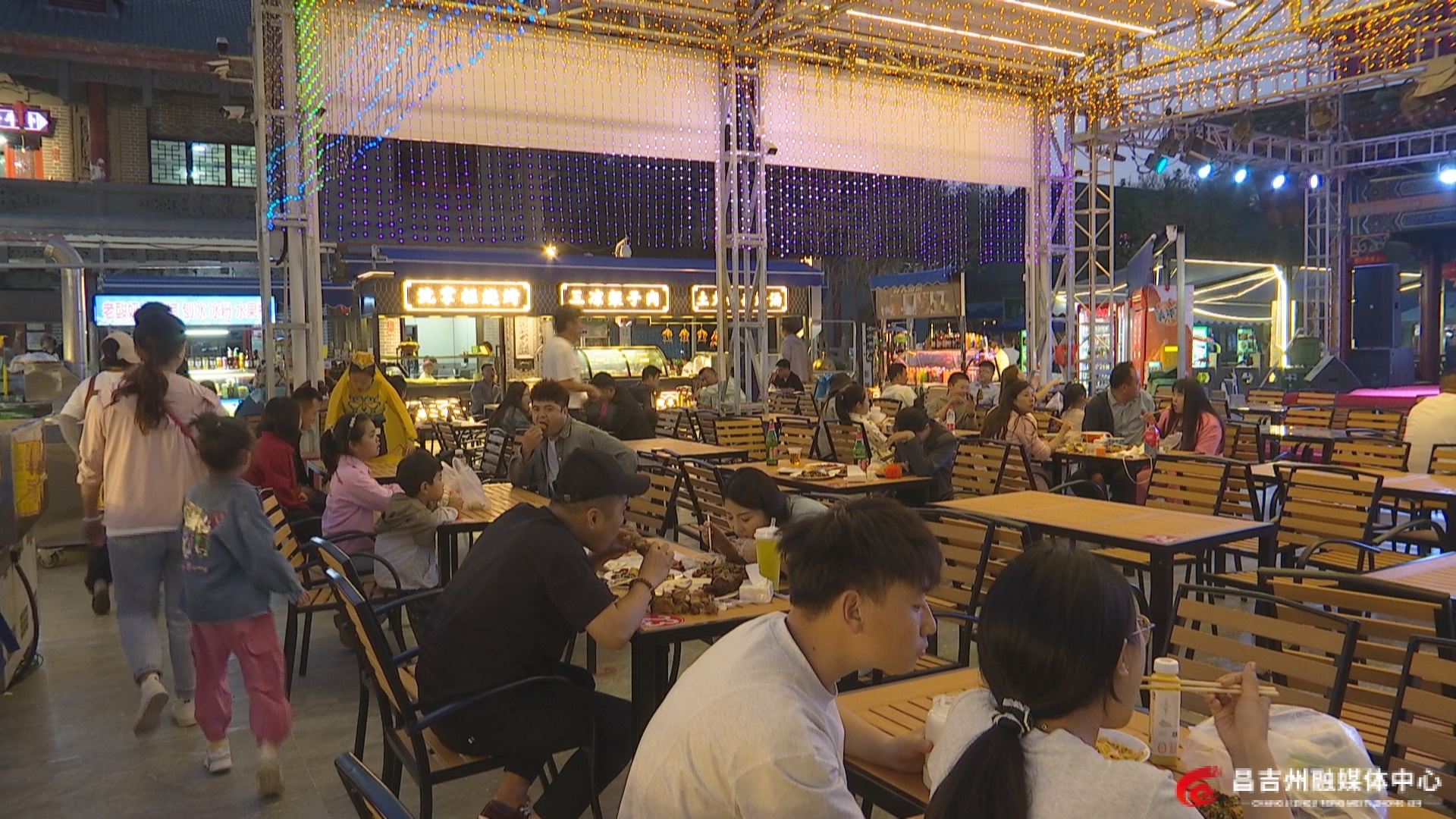 小吃街夜市(2).jpg