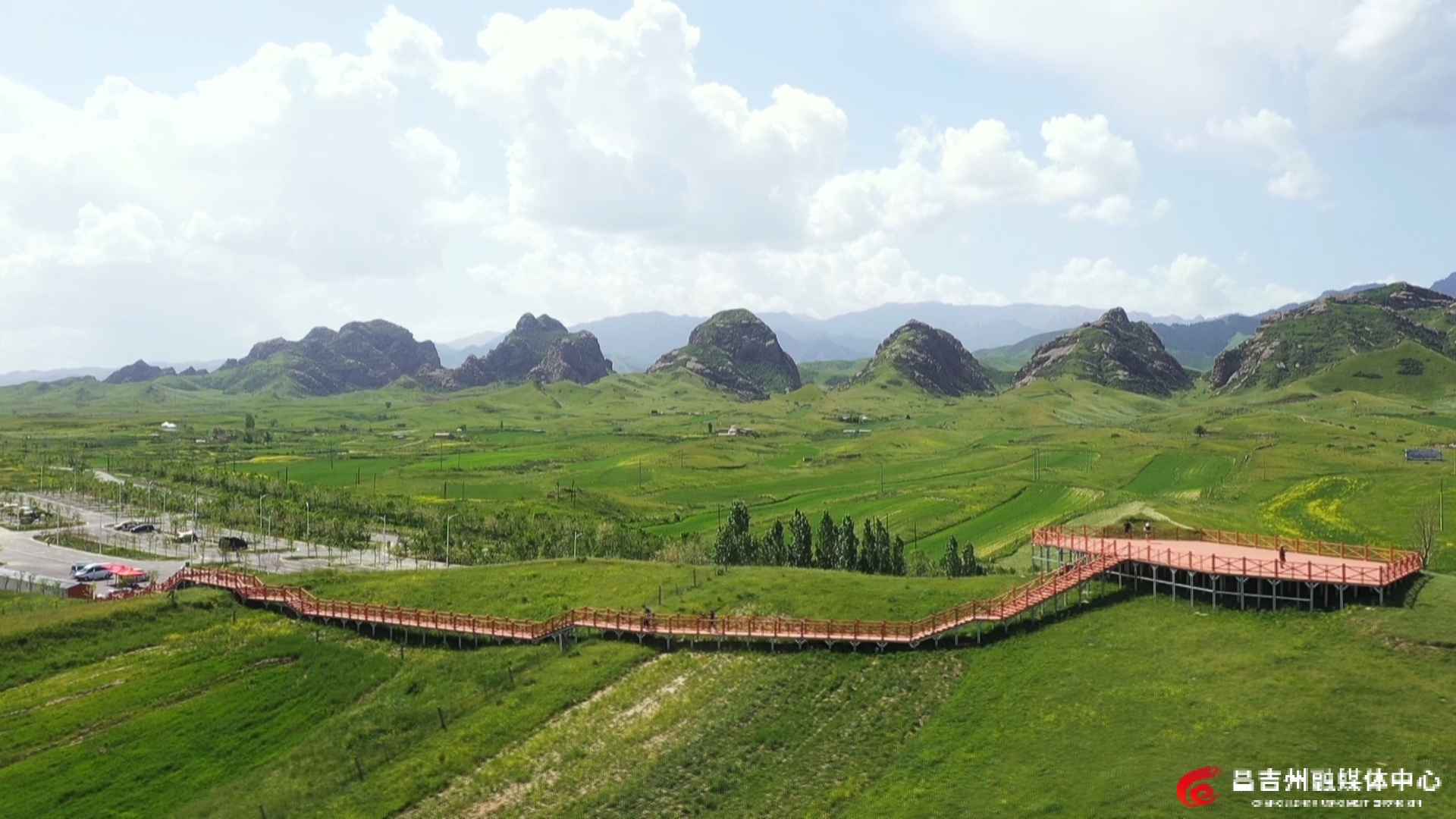 图为，玛纳斯县五道垭景区。徐万里摄.jpg
