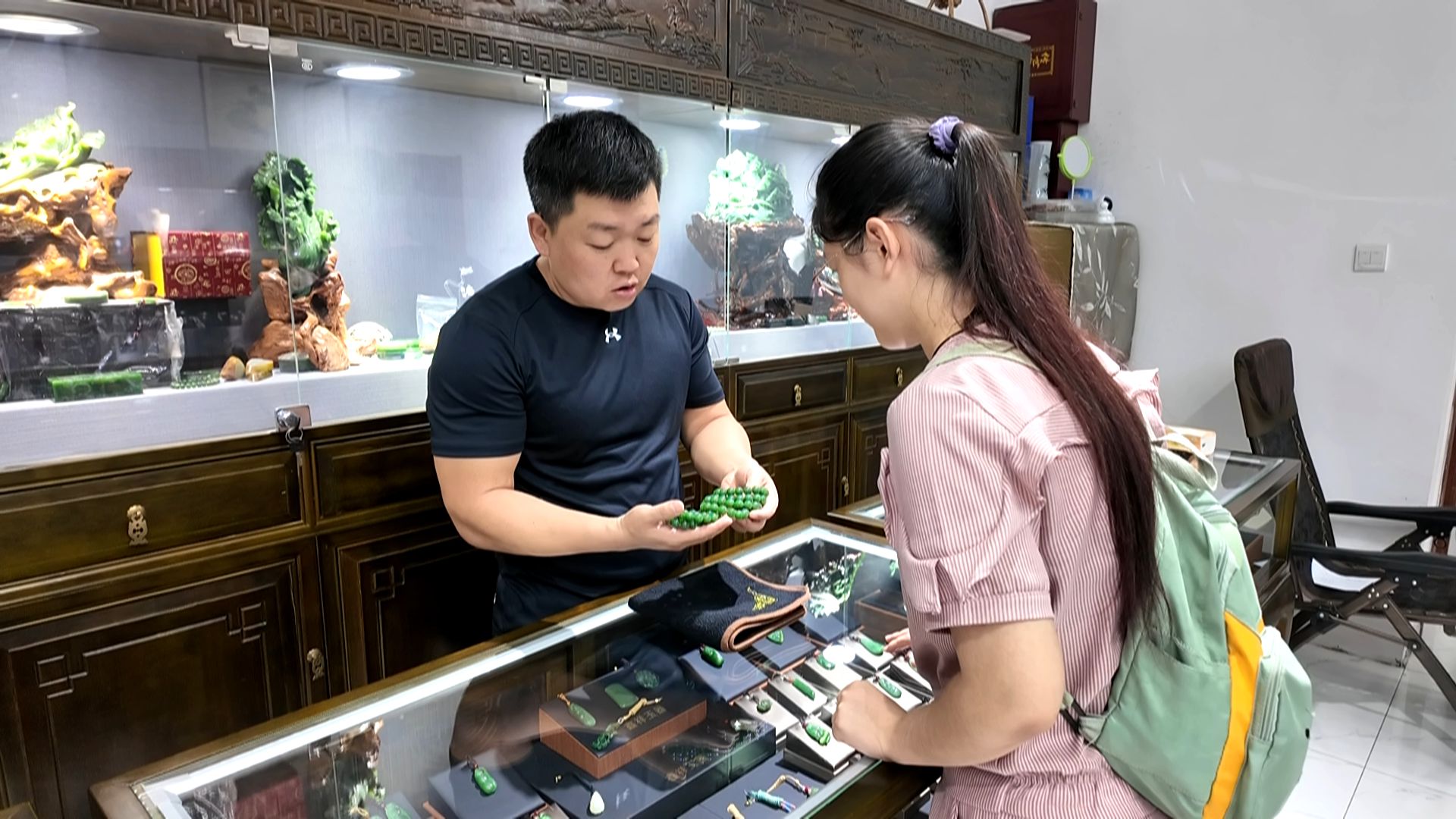 2025-8-19【标题】政策红利护航 业态升级激活中华碧玉园(3)_副本.jpg