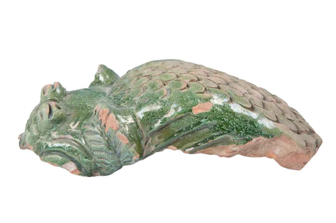 D122 琉璃龙头残片 (清 长30宽14高7 大部分残缺 1991年吉木萨尔县征集).png