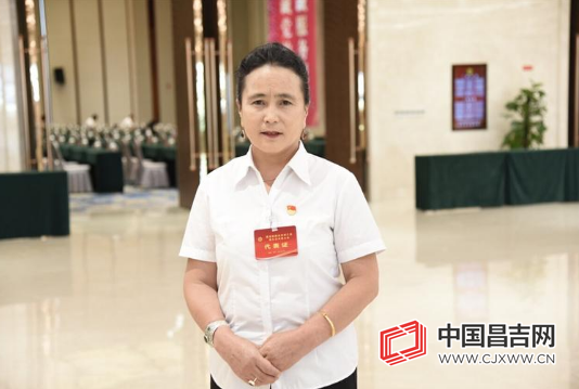 木垒县哈依娜尔民族手工艺品制造有限责任公司总经理赛开尔·胡山： 扩大生产规模 ...