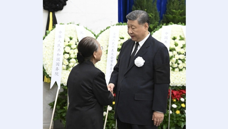 热地同志遗体在京火化