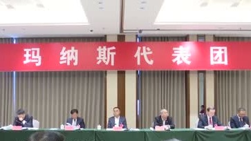 人大代表审议州人大常委会工作报告和法检两院工作报告