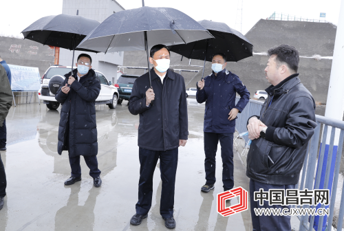 王国和在昌吉市三屯河流域开展巡河调研