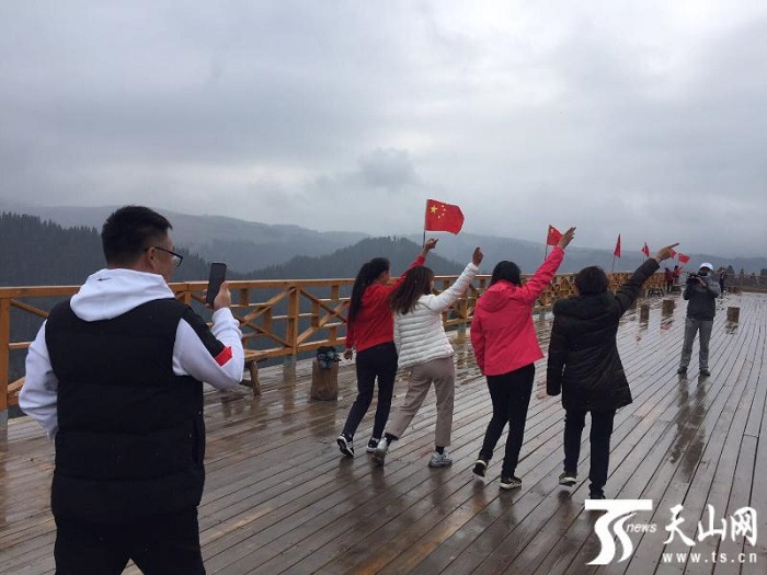 品土豆宴 赏深秋美景……昌吉州东三县深秋游惊喜不断