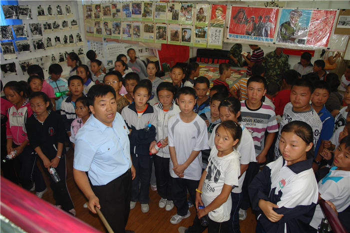 2009年为铁路系统学生义务展览.png