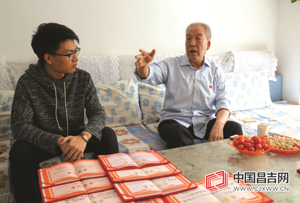 胡思荣：社区热心人 温情暖邻里