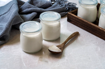 刚挤出来的牛奶更有营养？