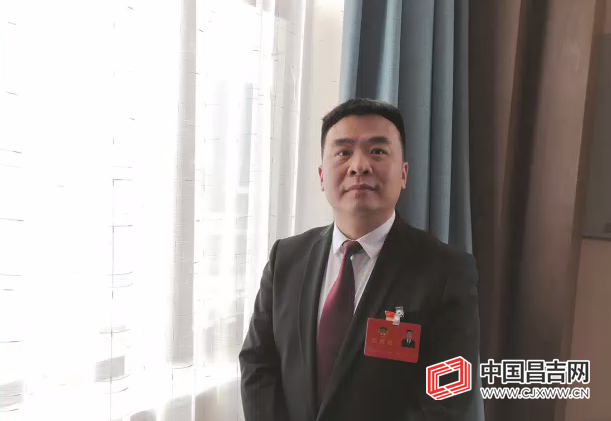 丁志春:大力发展三产 助推准东高质量发展