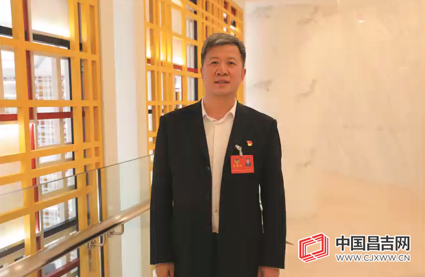 谢平:关注生态保护 做好节水“文章”