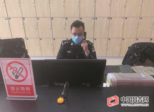 【新春走基层】民警董琳： 守护百姓平安过年