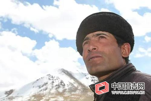 “时代楷模”拉齐尼·巴依卡先进事迹在我州各族干部群众中引发强烈反响　