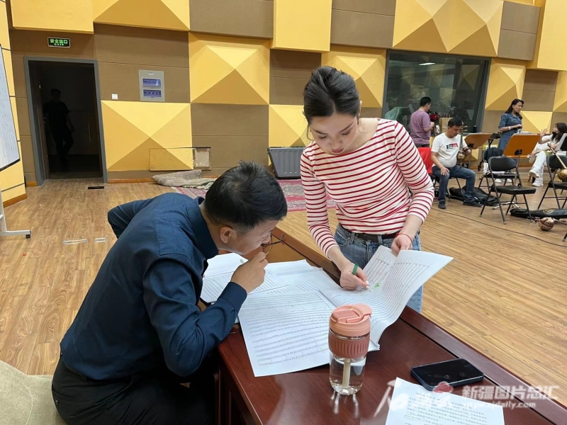 二十大时光丨新疆艺术剧院民族乐团：用音乐传播好中国声音