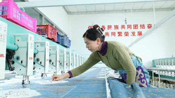 走基层  看民主 | 村民巧手“织”出幸福生活